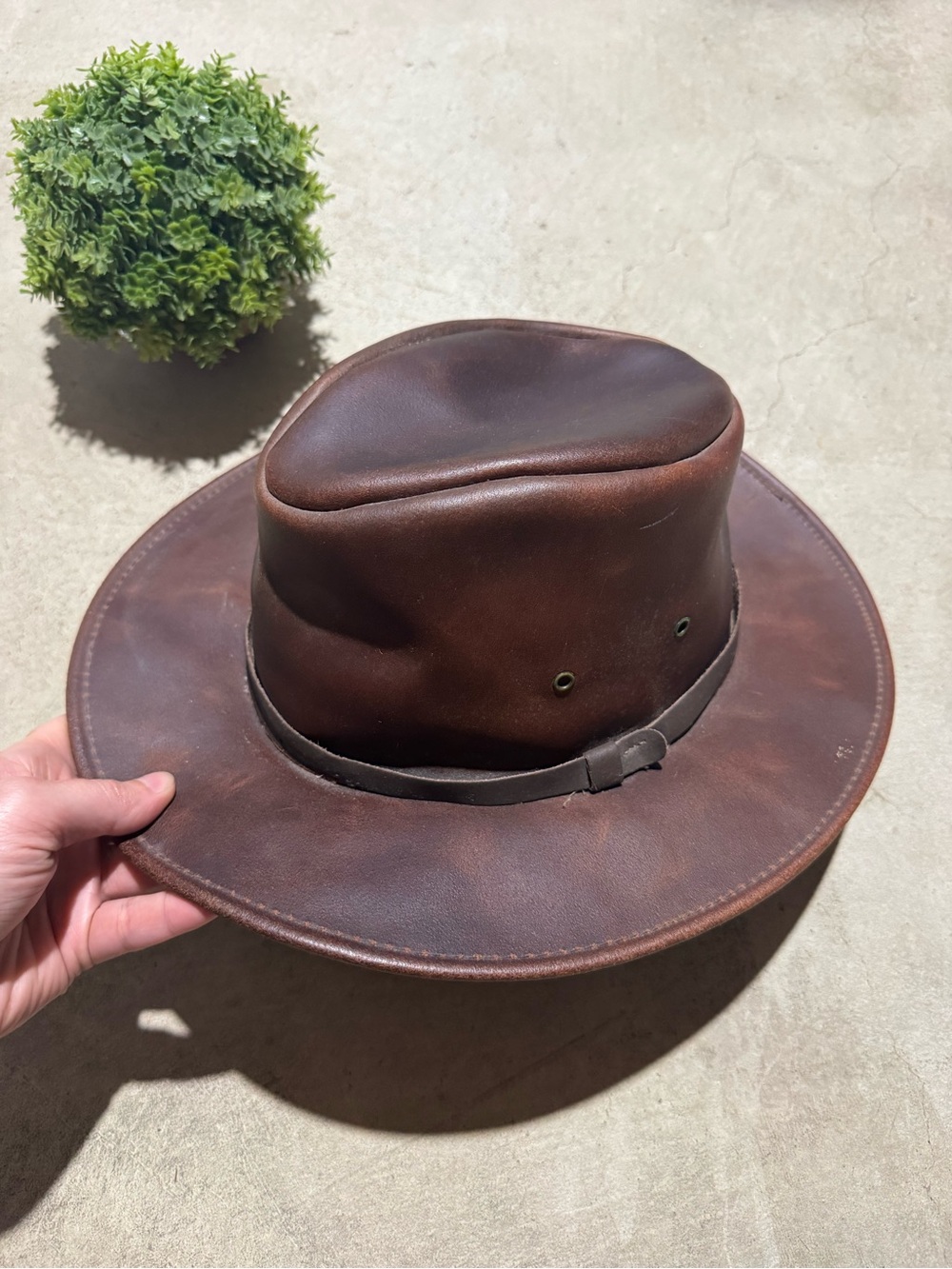 Vintage Henschel Hat Co. leather Hat Fedora Safari Size Medium Brown Western